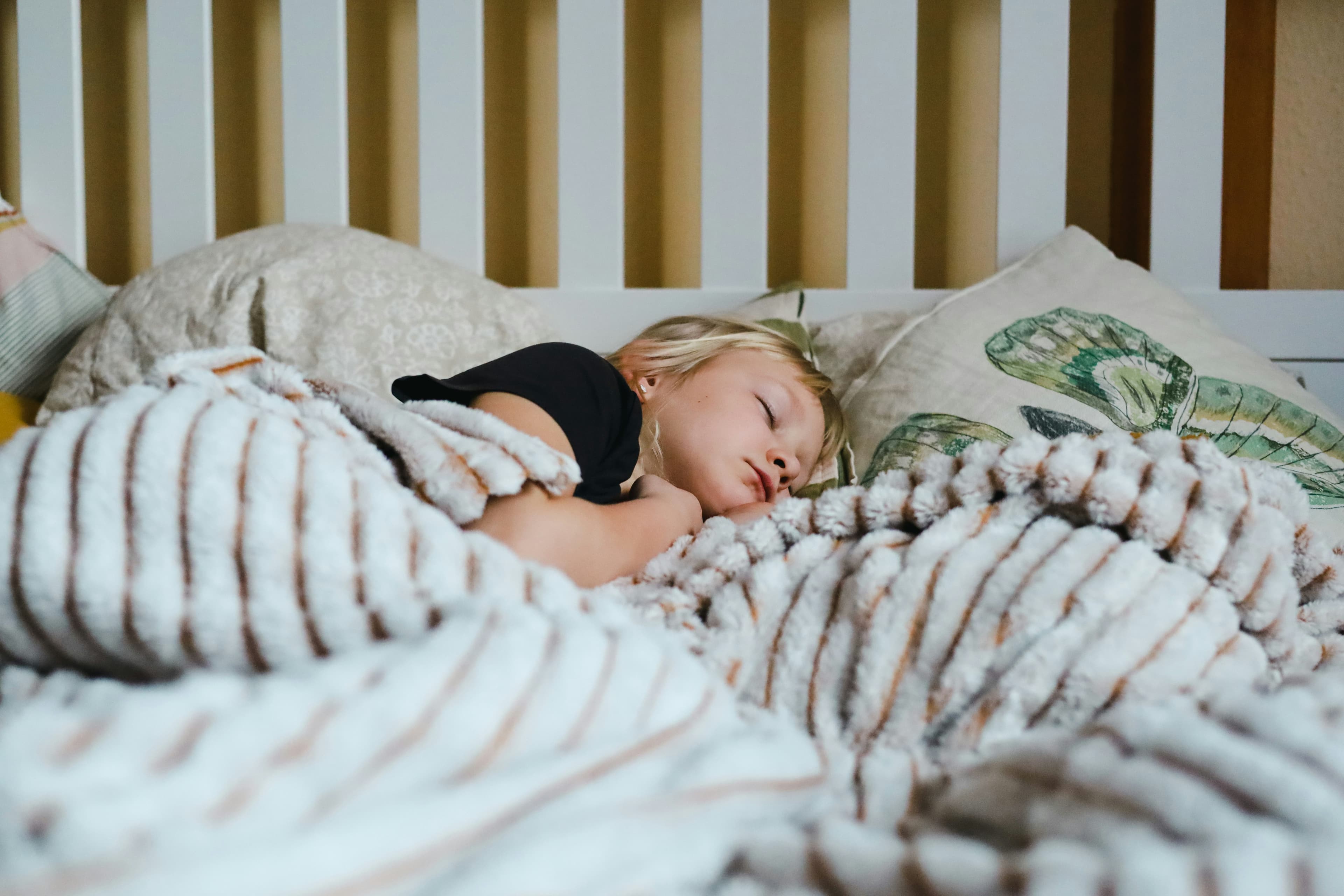 ぐっすり眠る子ども